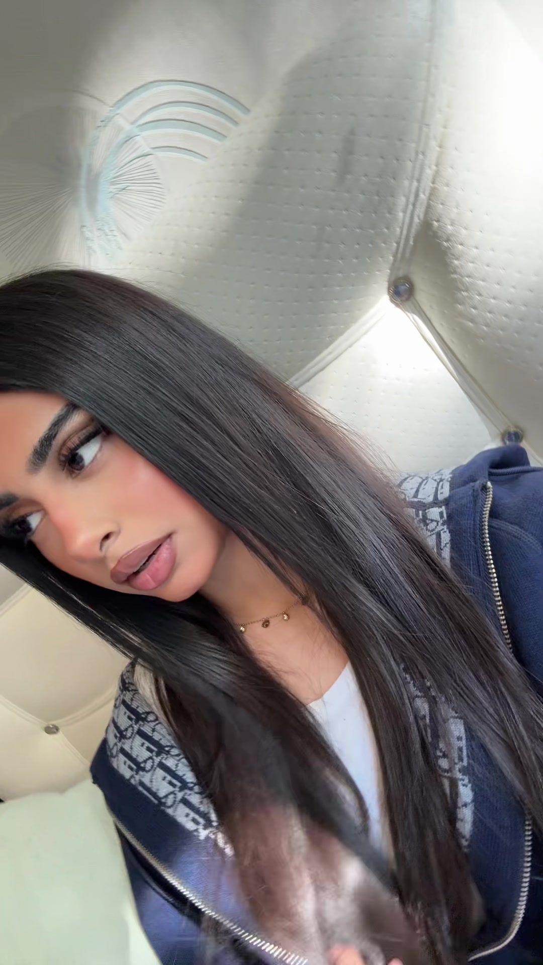 @𝟐𝟕.♛