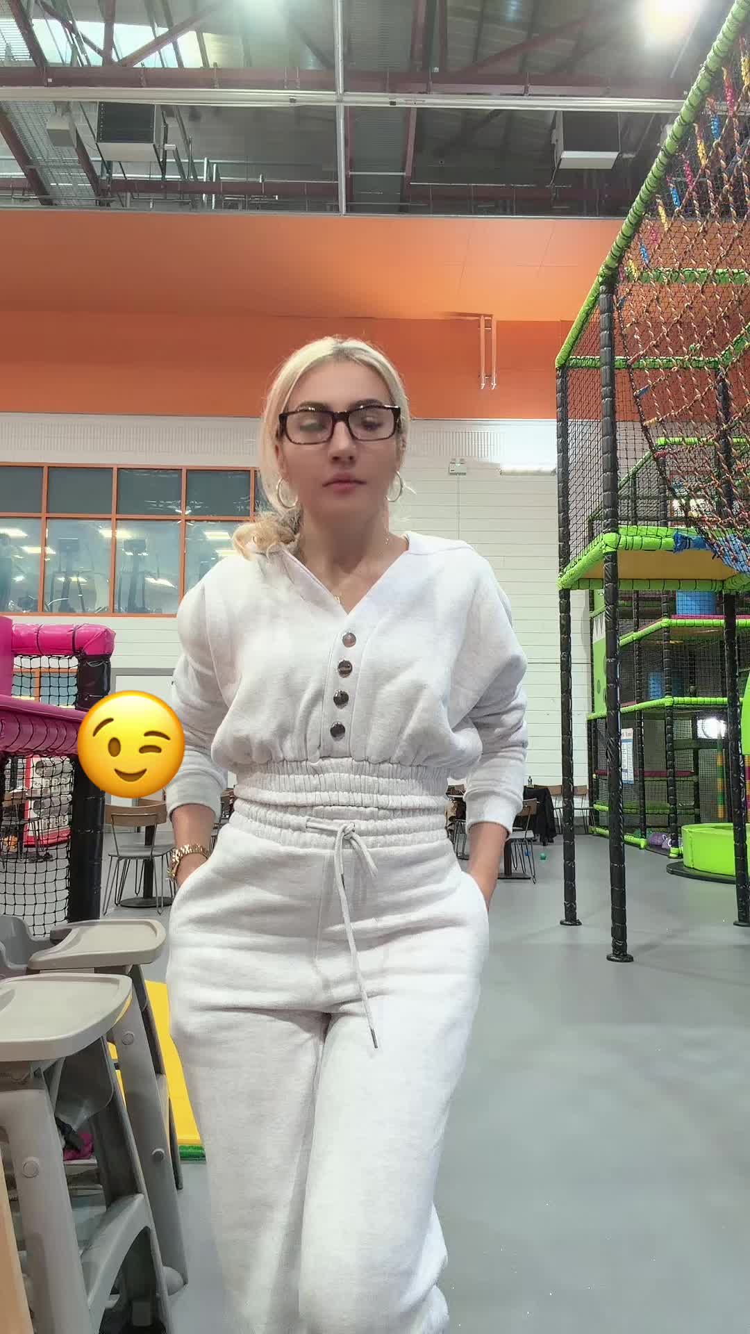 @Alexandra Nikolas Ianis