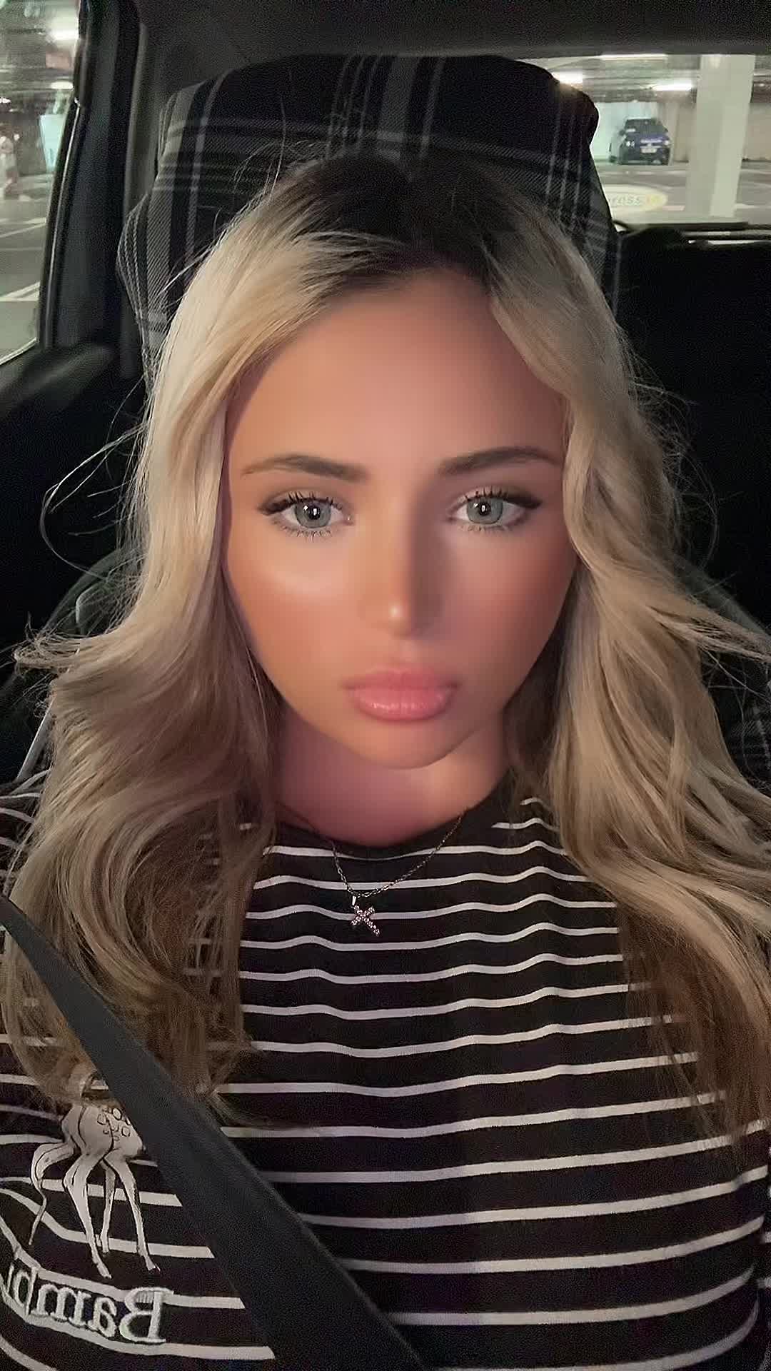 @Notlauradaly