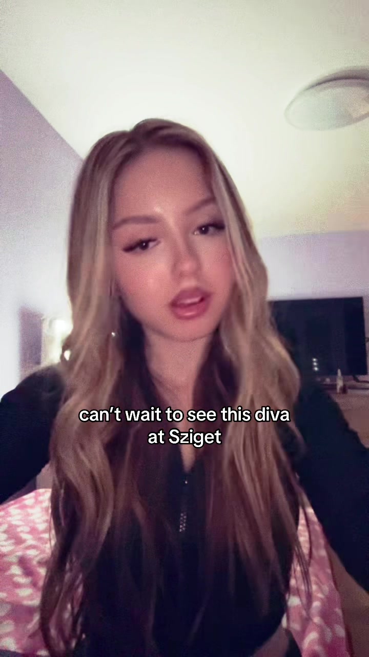 @Boglárka🎀