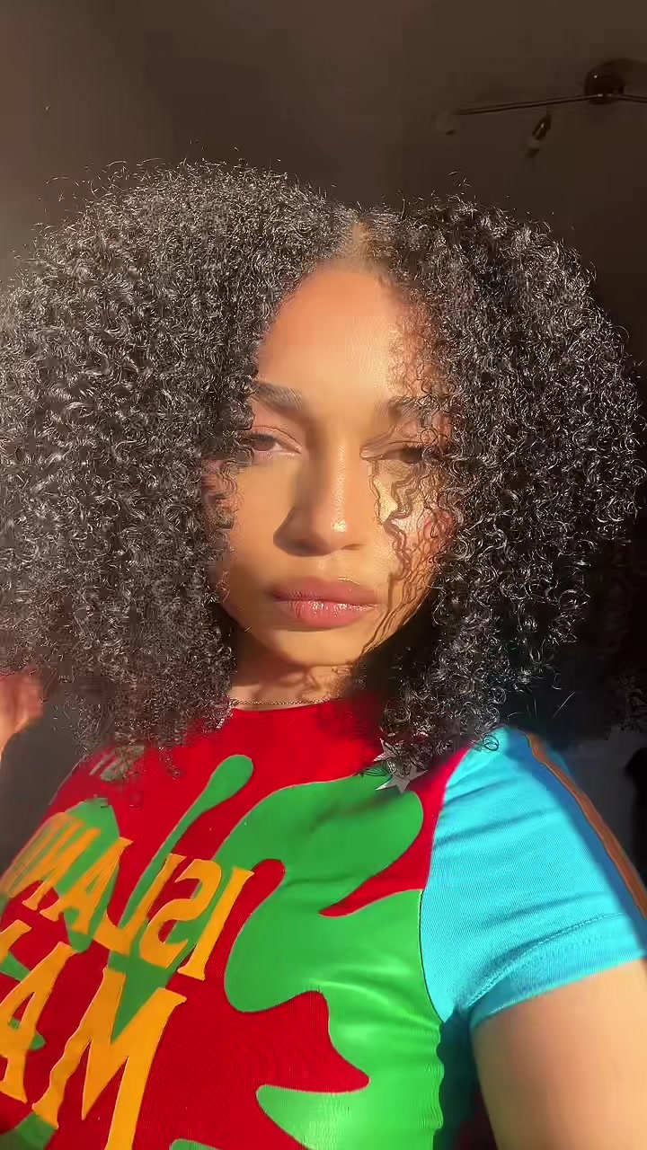 @vivianacappaii