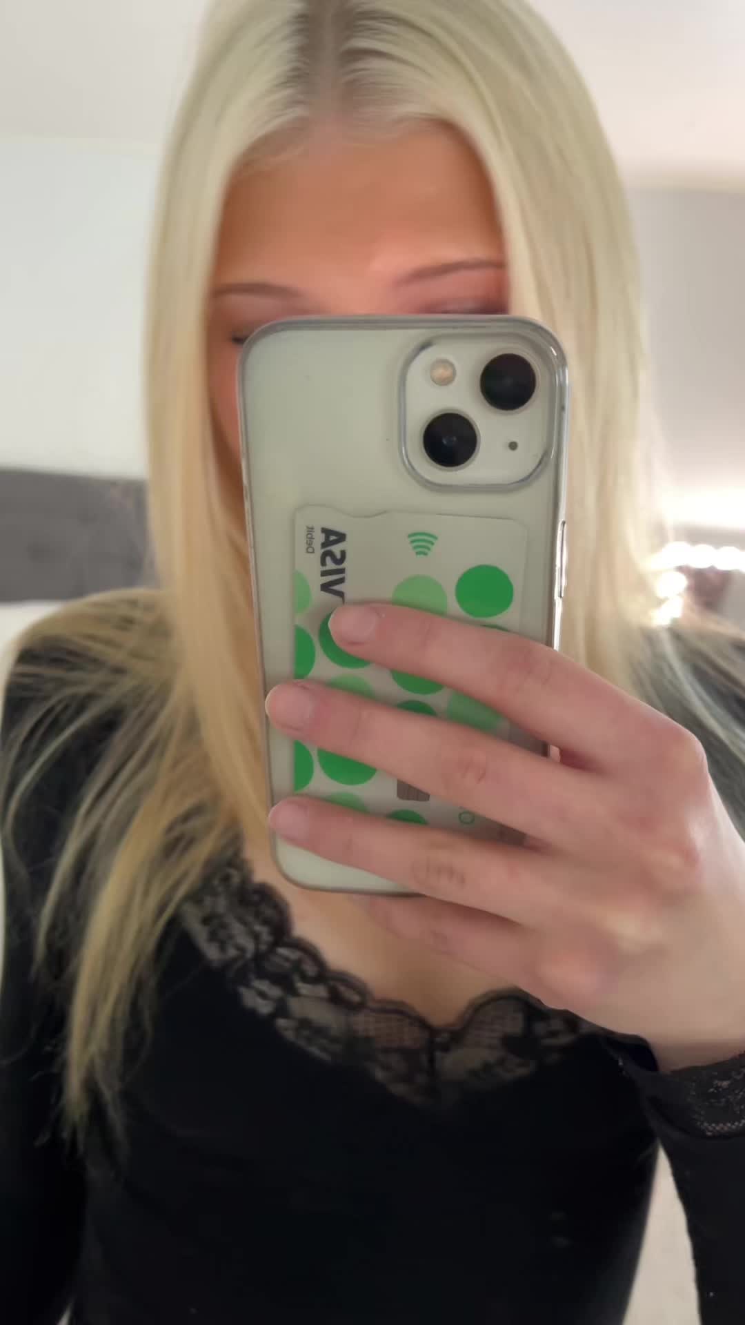 @𝓜𝓮𝓵𝓲𝓷𝓪