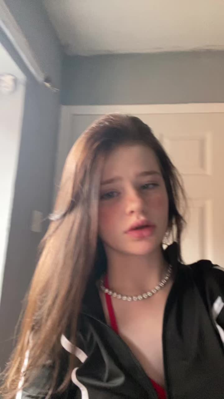 @Ellie.xoxo🪭🪩🎠
