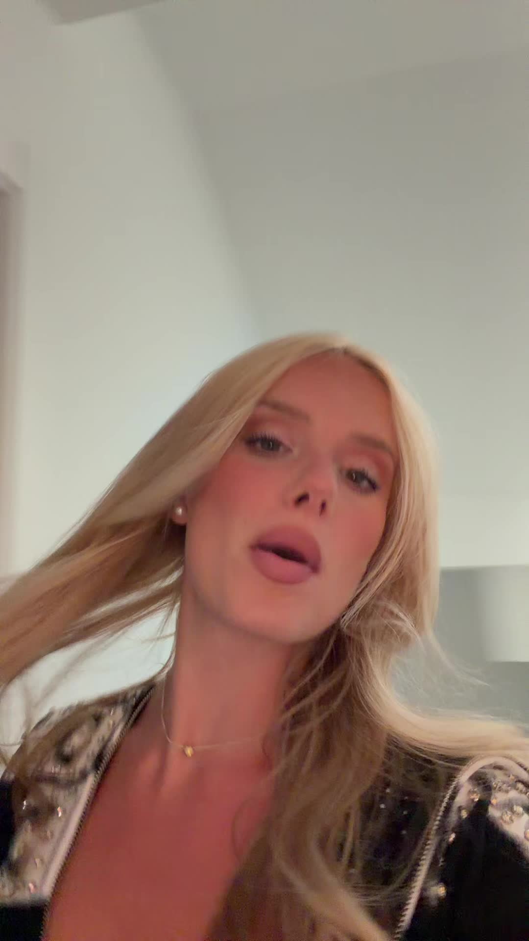 @LIA SIKORA