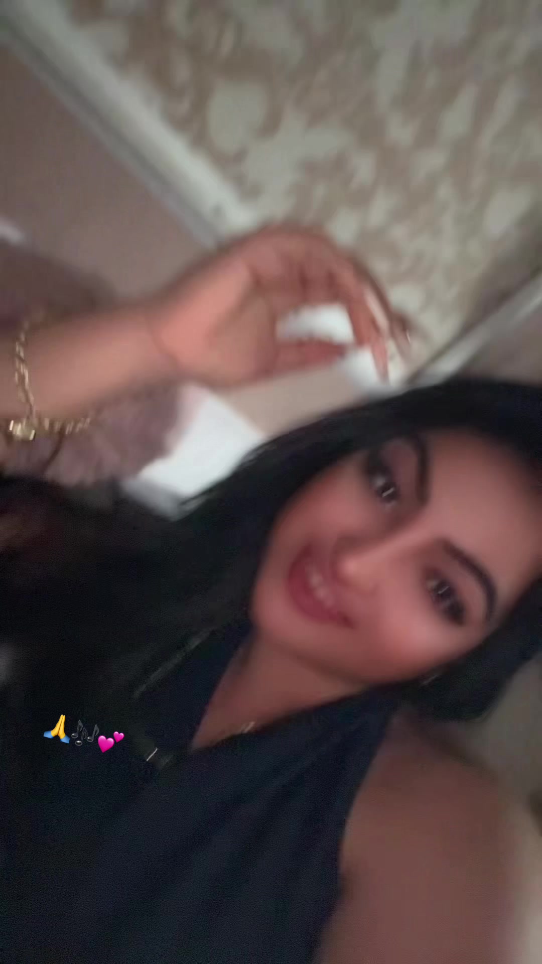 @Vivike007💋