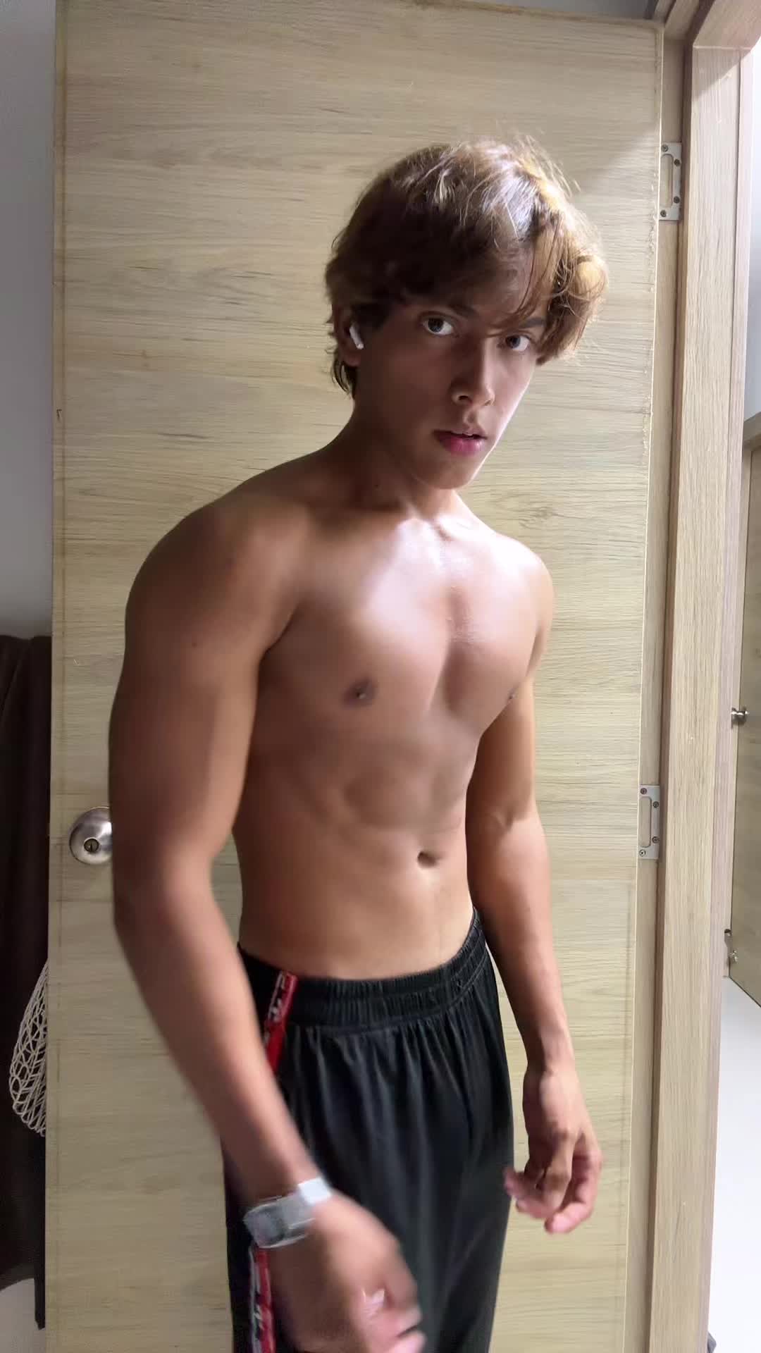 @Aar&oacute;n Acosta