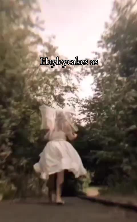 @HayleyCakes