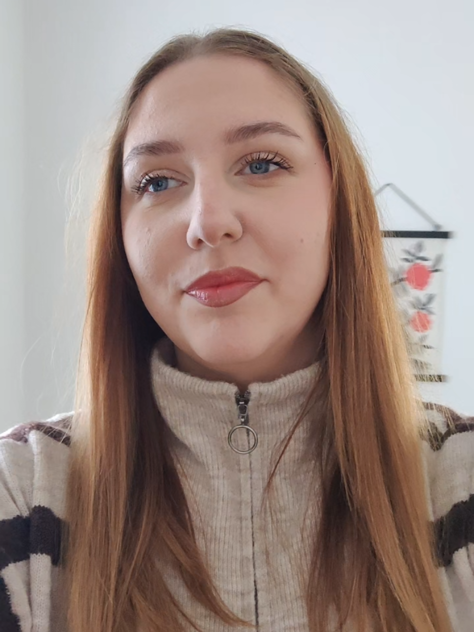 @Hela Hexer | Twitch Streamer