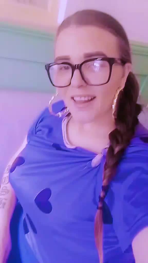 @annielizzybee1992