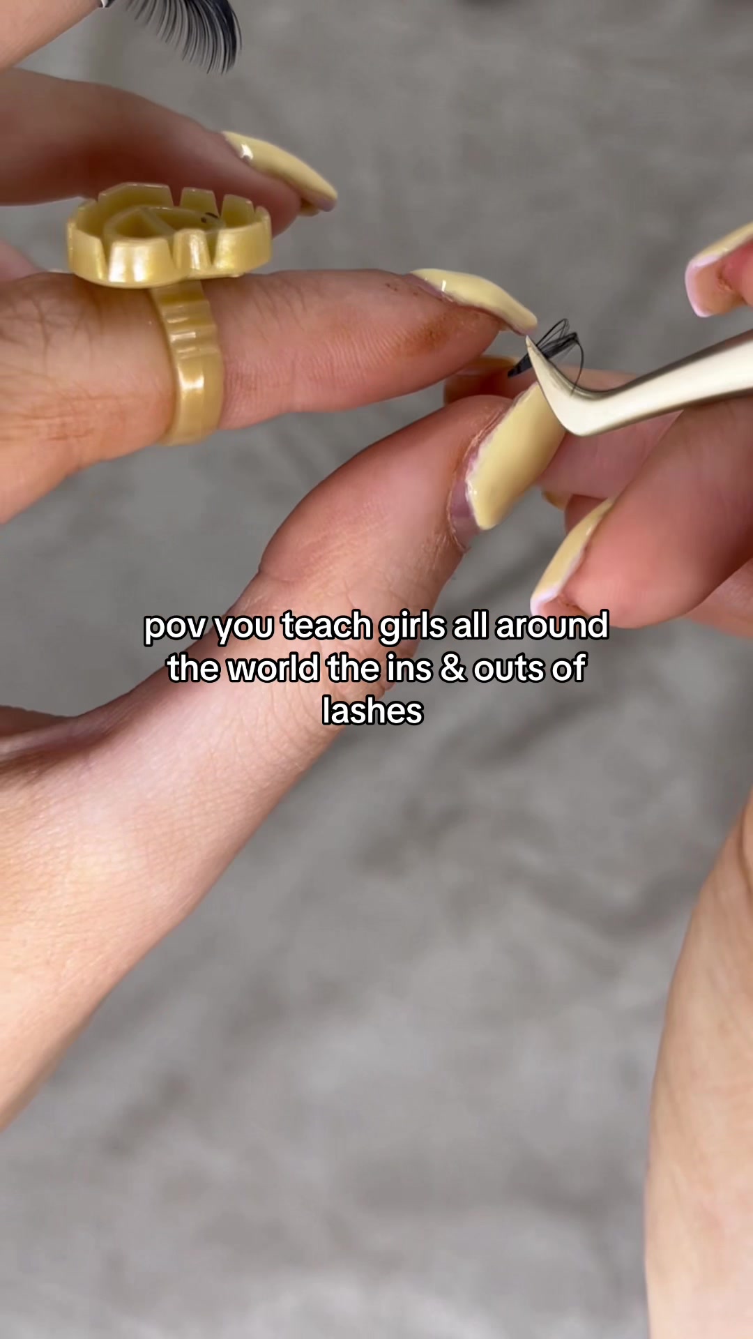 @BY CHLO&Eacute; &mdash; ONLINE LASH COURSES