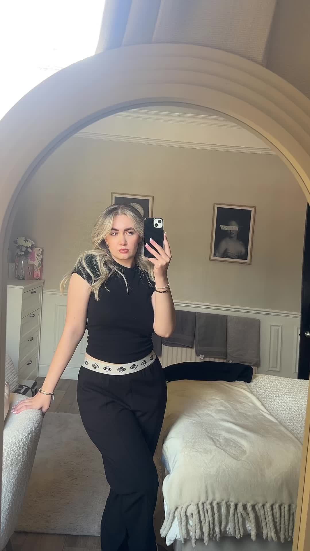 @Ella