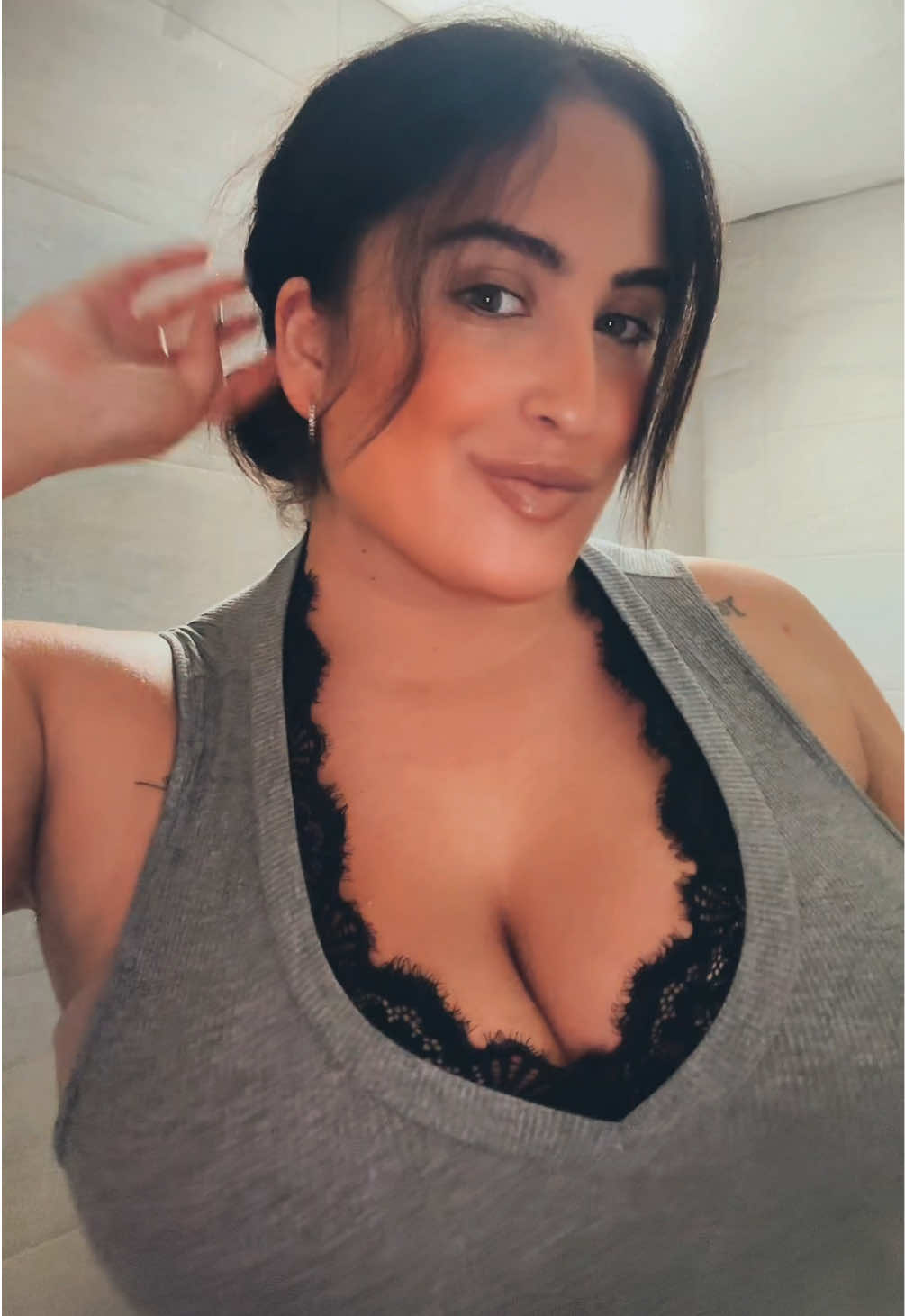 @elviavelazquez