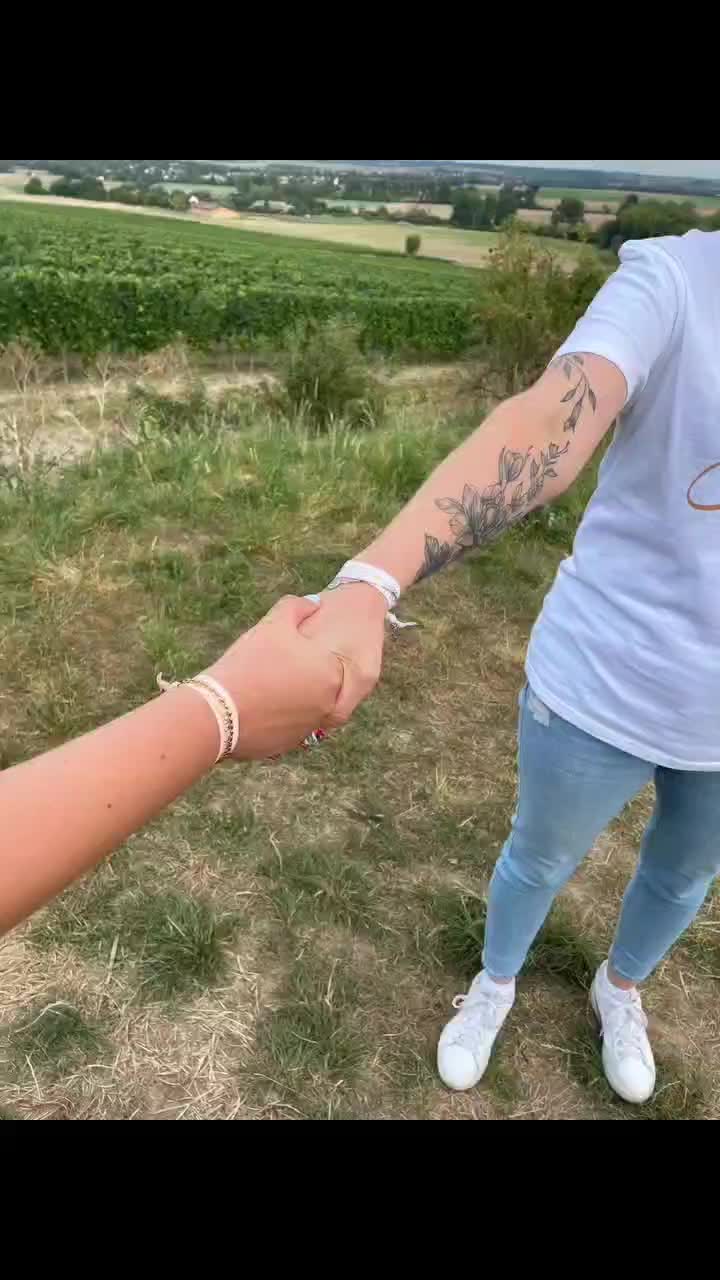 @mona
