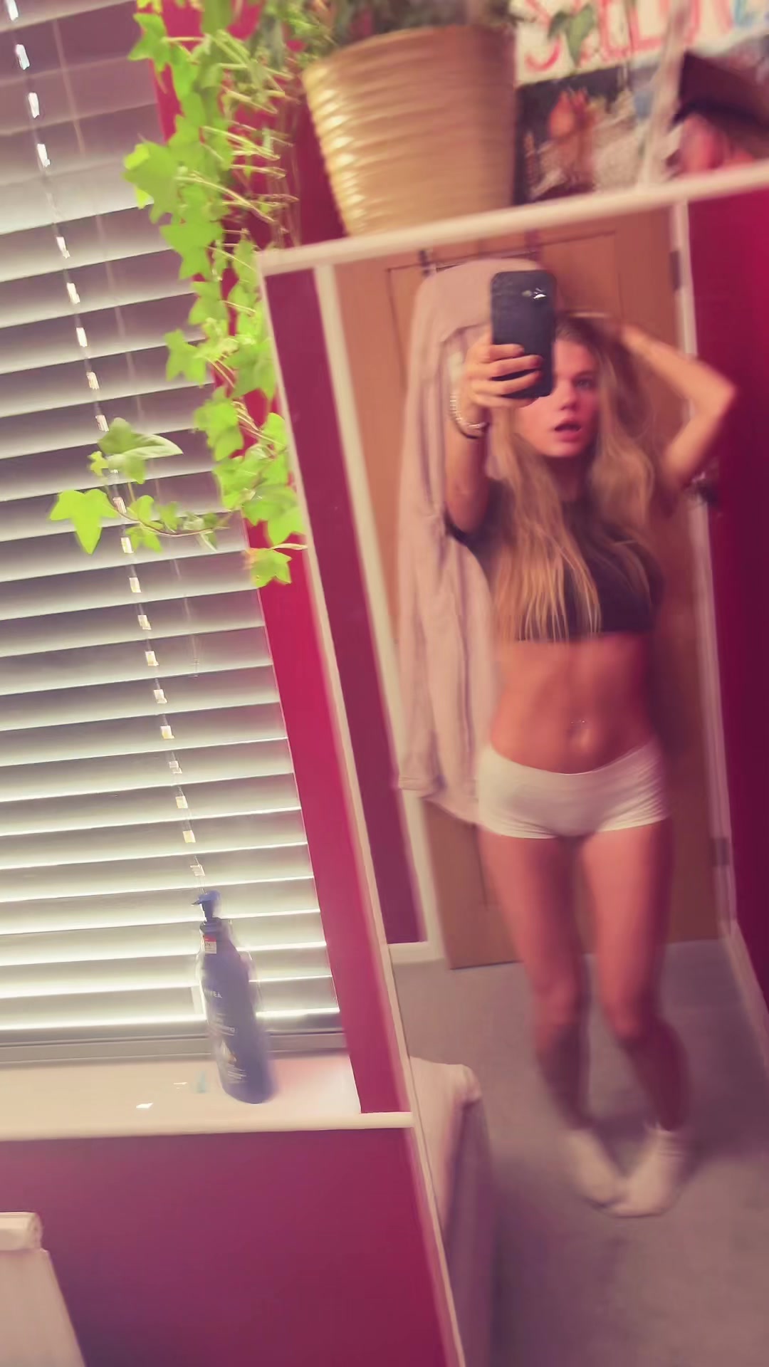 @😈