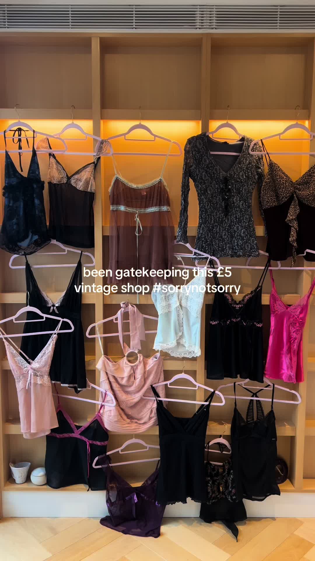 @KittyLoveVintage