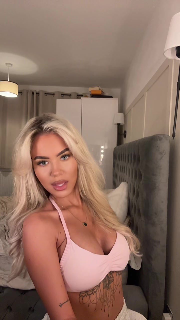 @elliesouthgate1