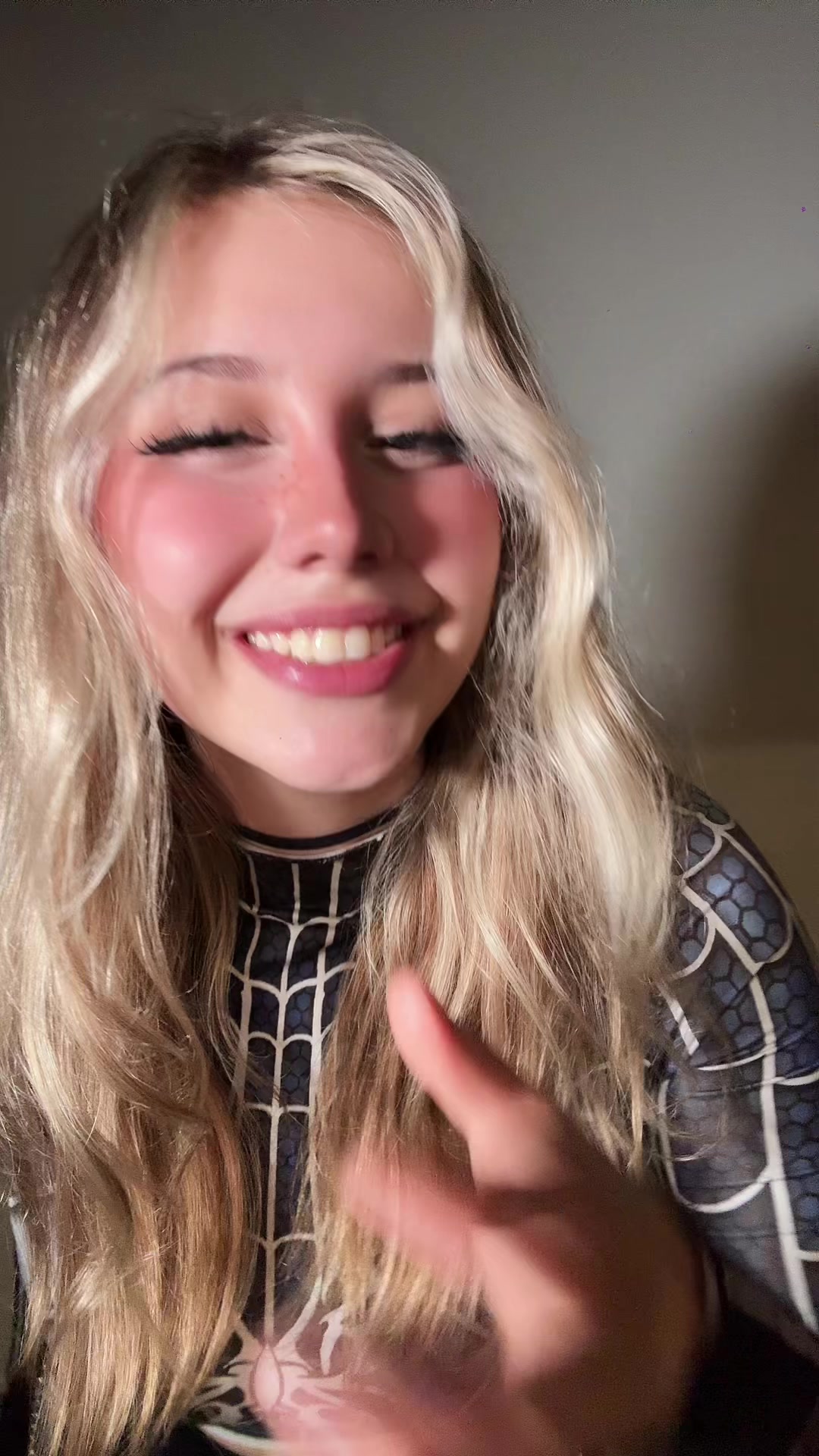 @Emikukis 🕷