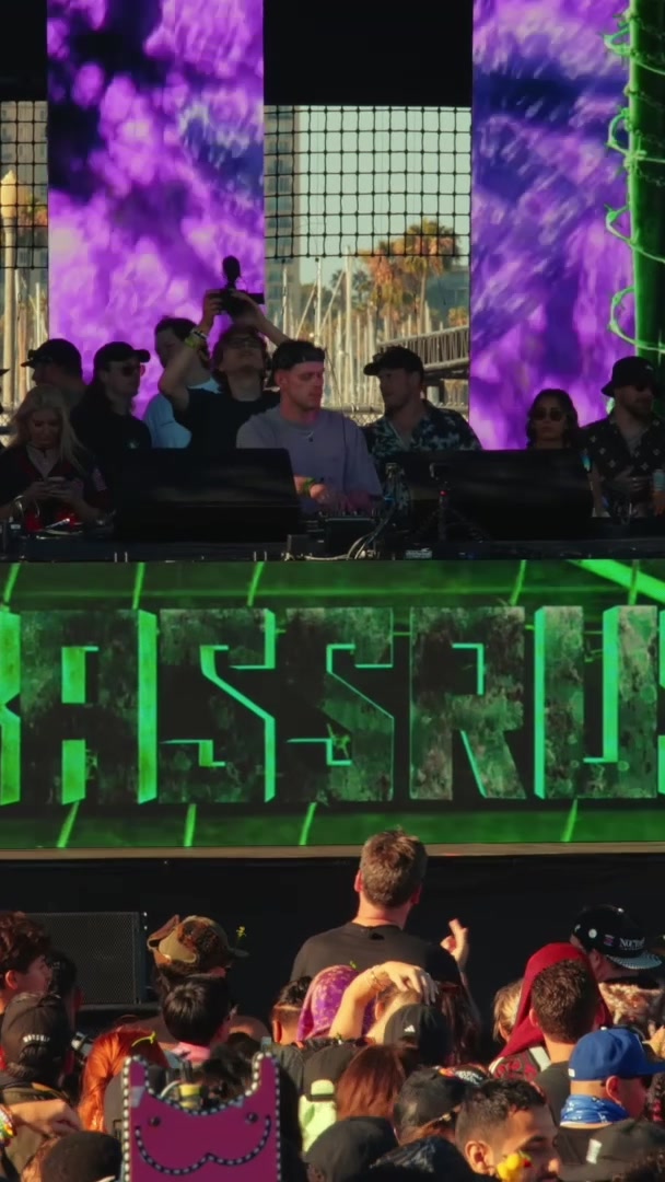 @Basstripper