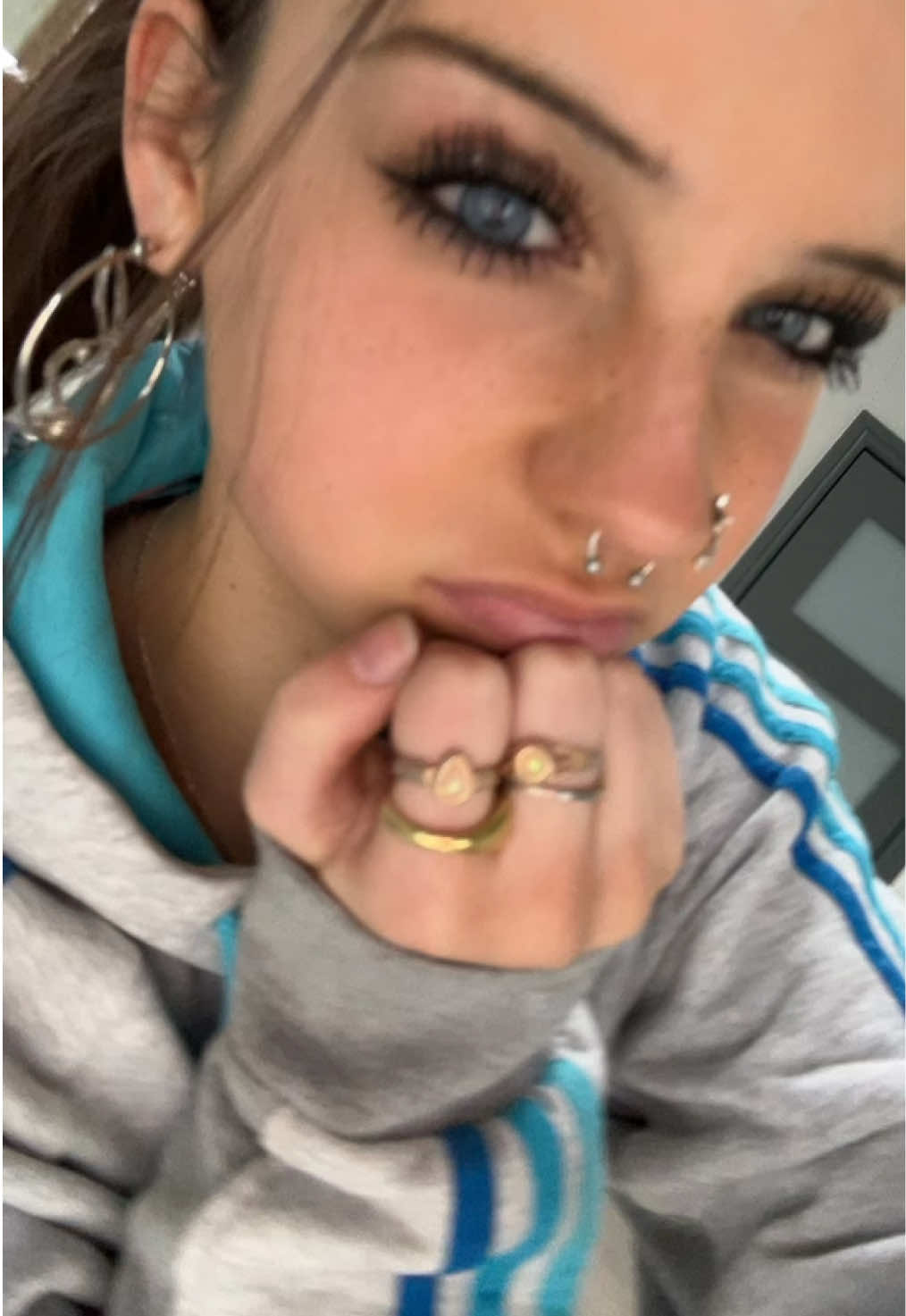 @ᶻ 𝗓 𐰁