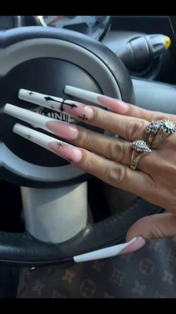 @Long Nail Queenx