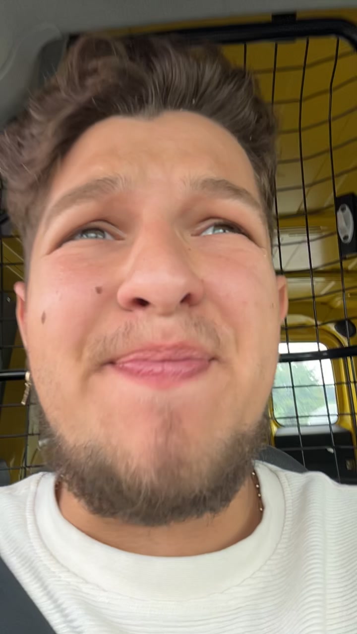 @Alex🇷🇴