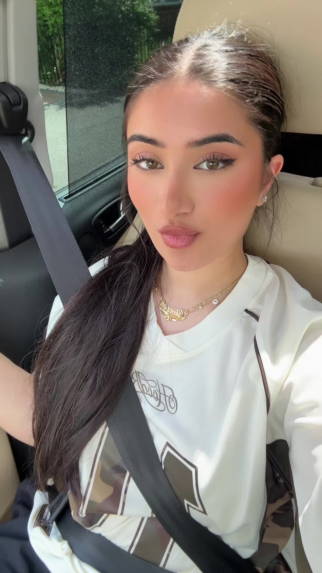@Simran 💕