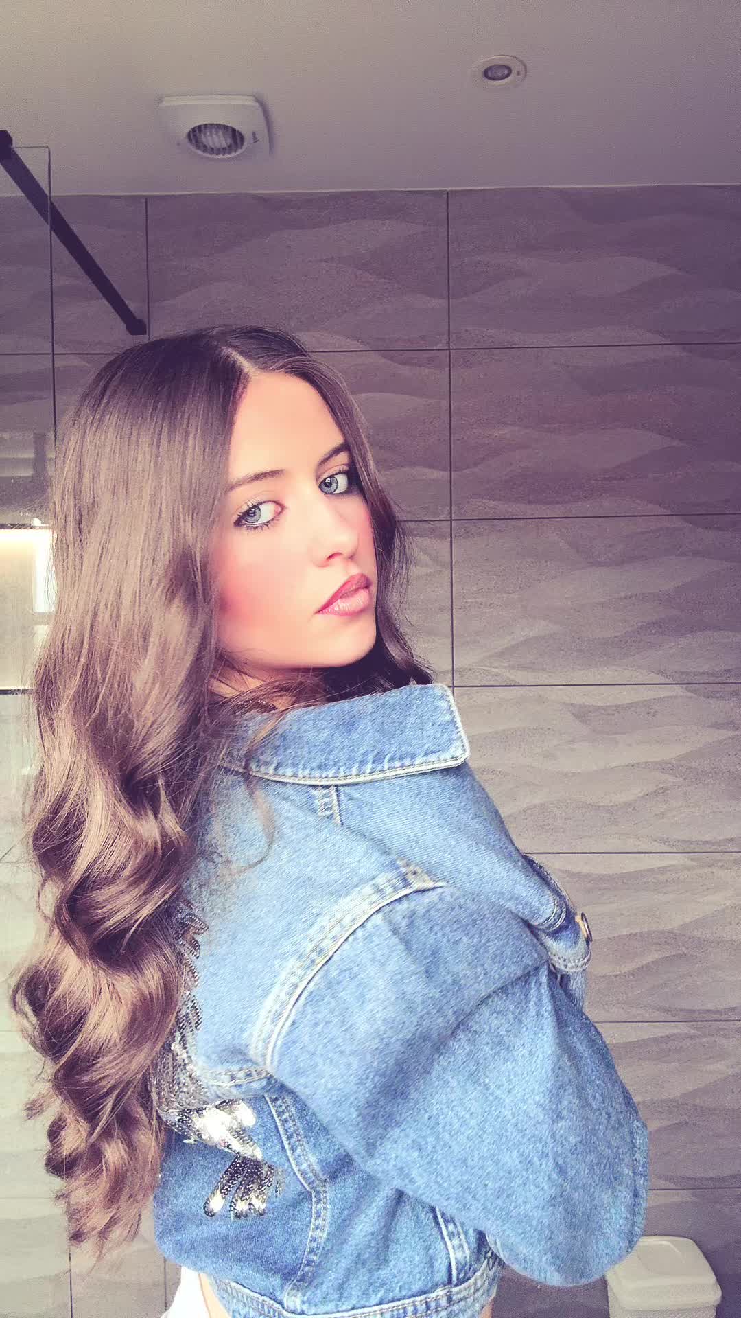 @carys_murphy