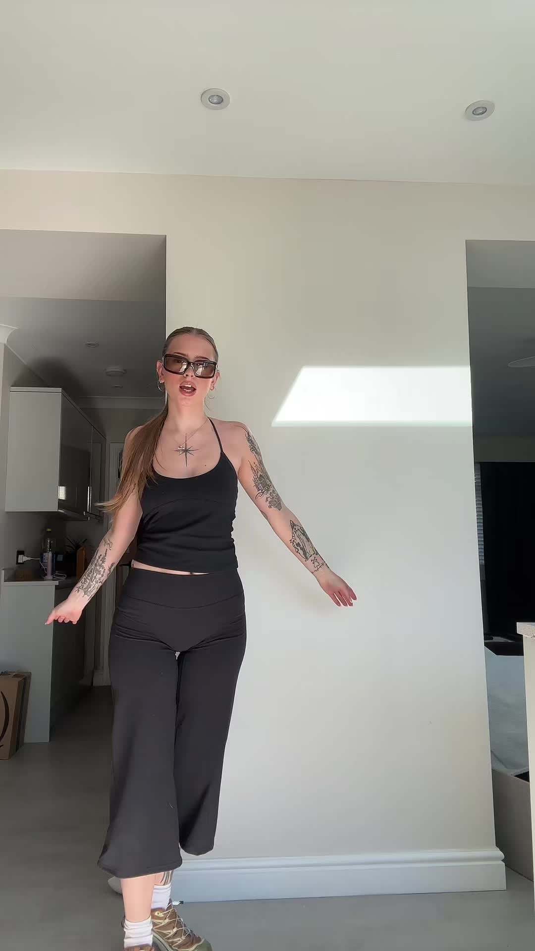 @chloella