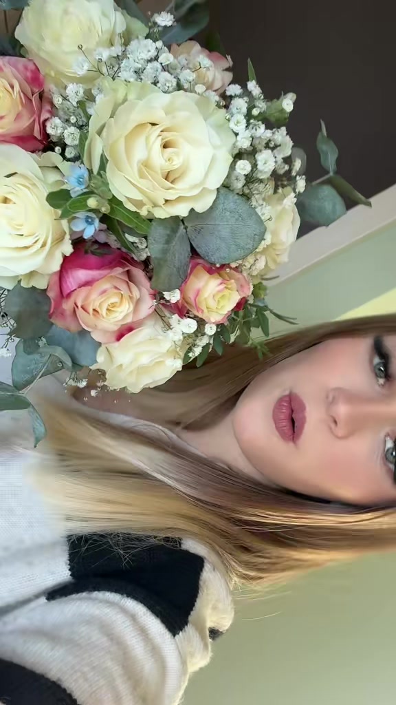 @larissaolivia💛🌼🍯