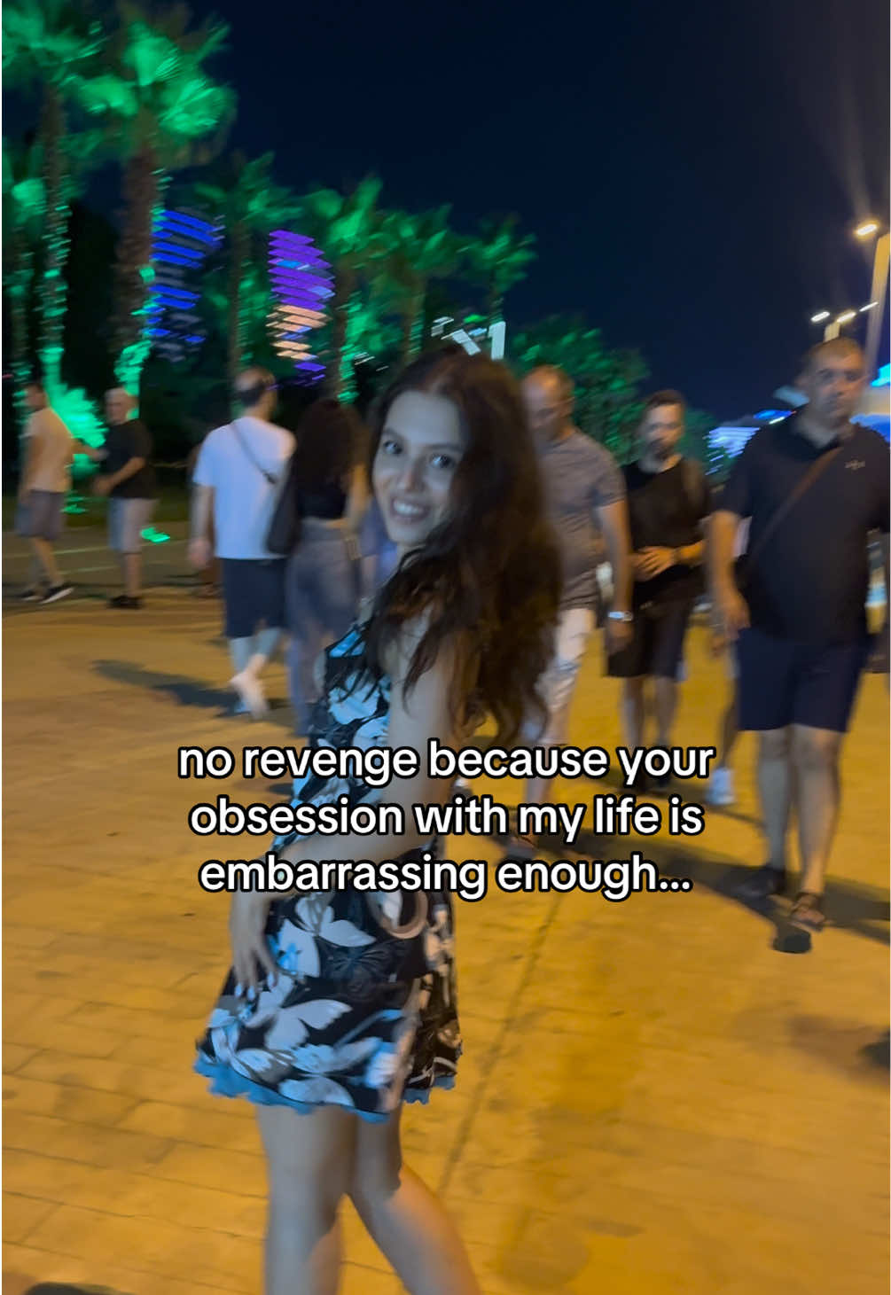 @Brunette bombshell
