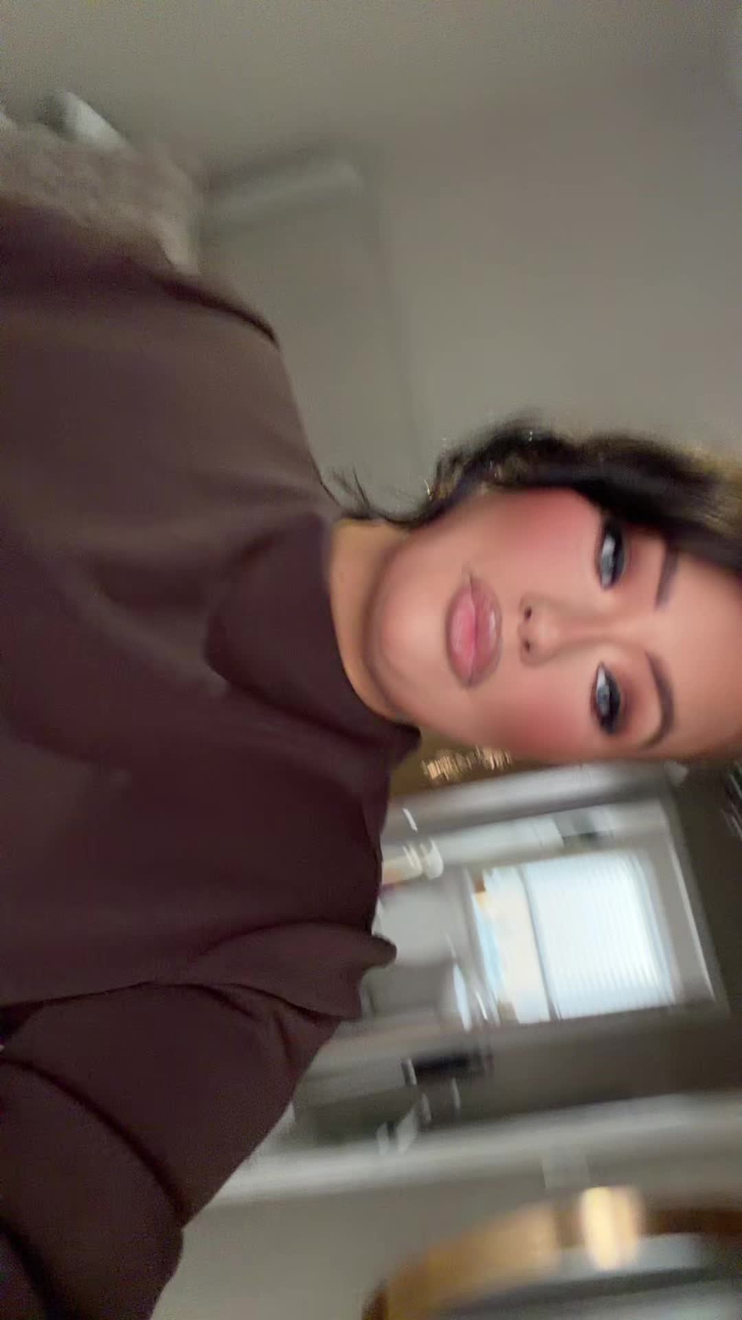 @rhiannonnighribhan