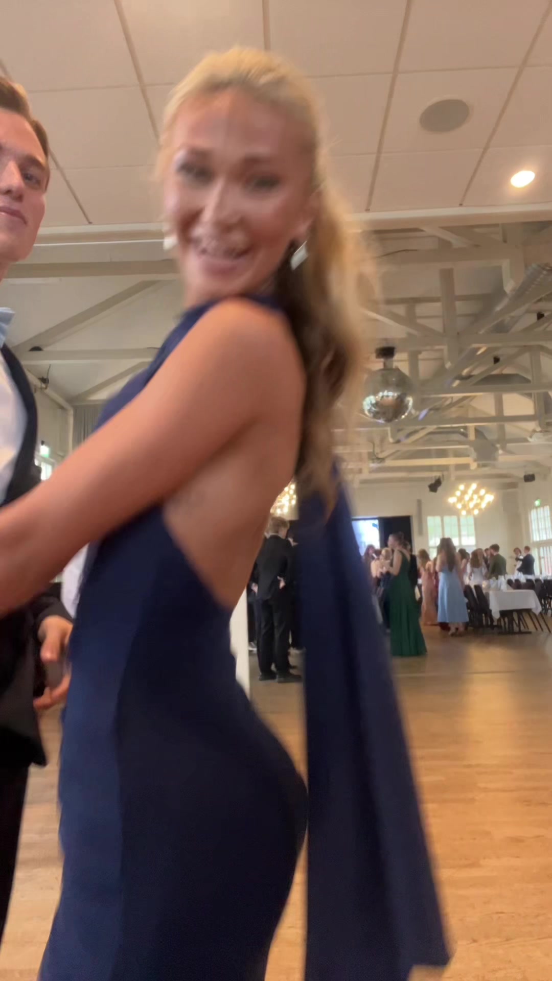 @Bella