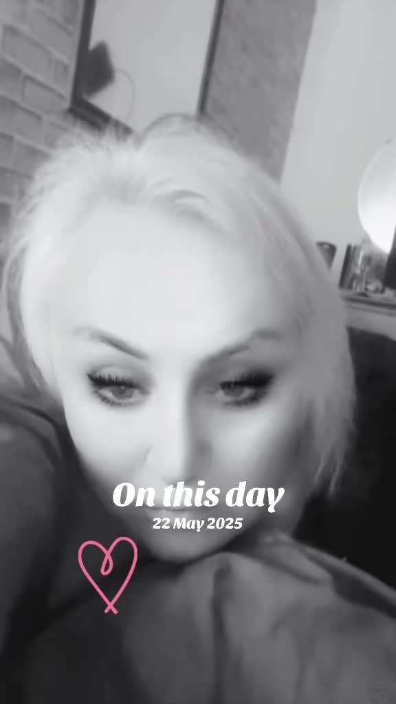 @🖤Ellie🖤