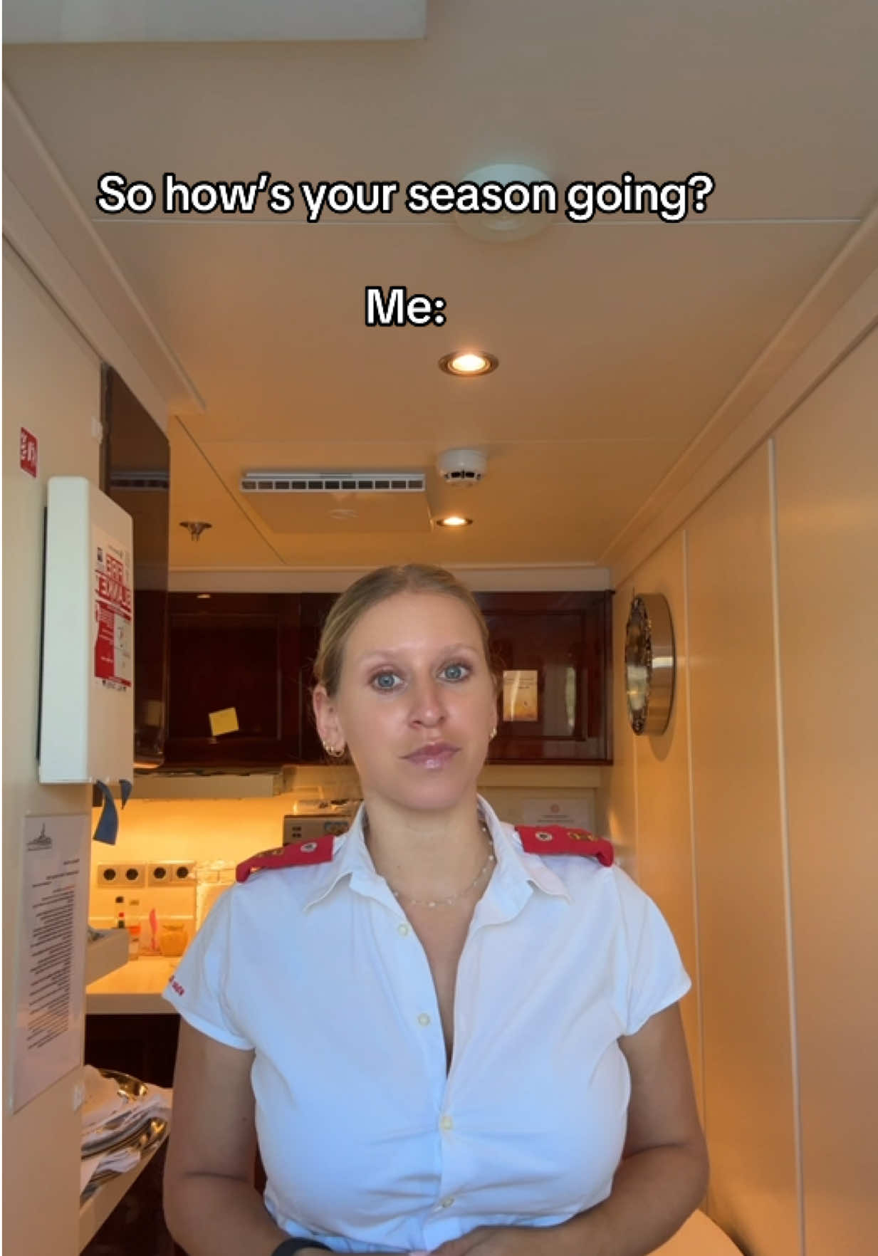 @StewardessLara