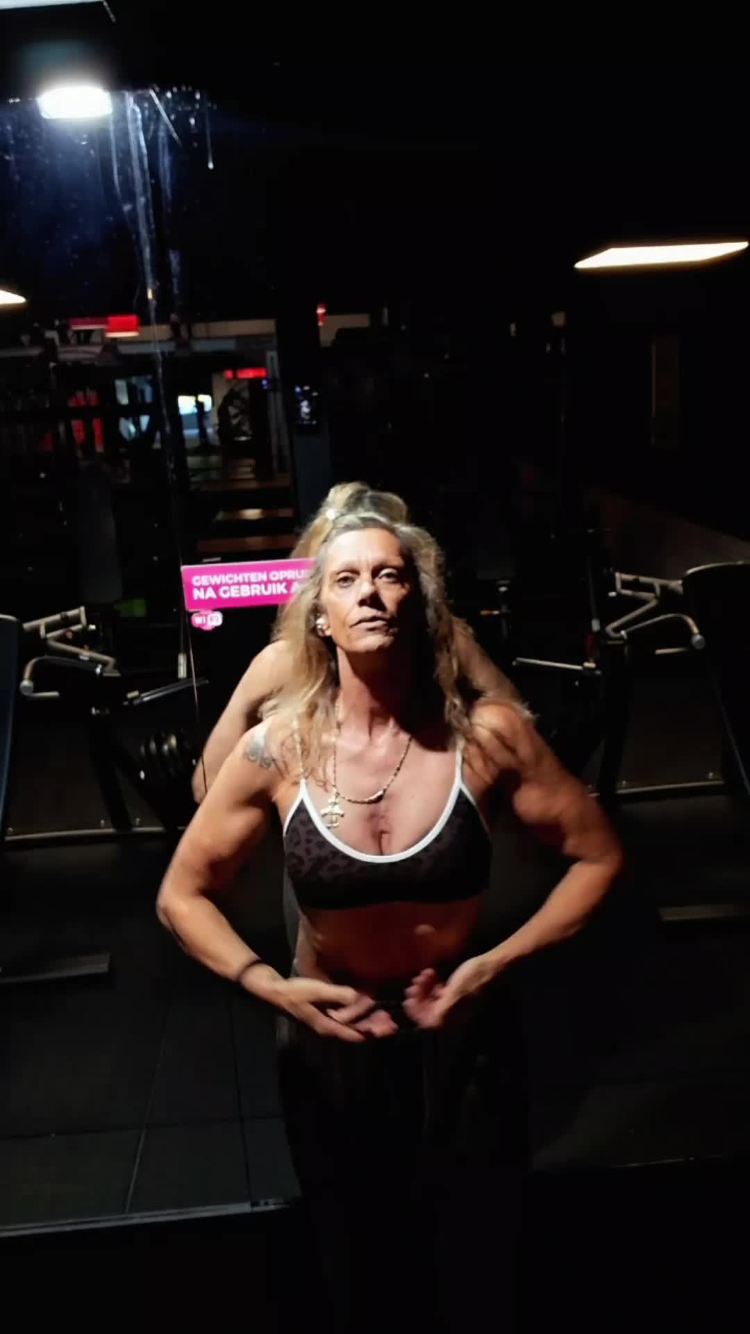 @🤛MuscleGrannyGeess 🤜