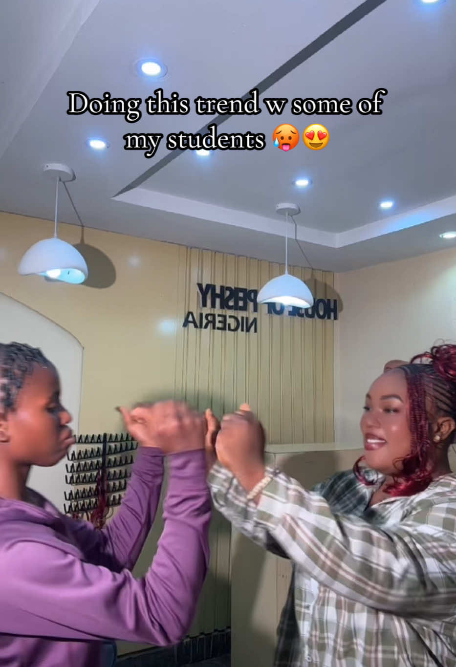 @BADDEST HAIRSTYLIST IN AGBOR