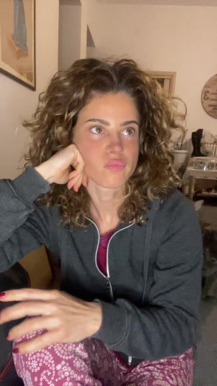 @Debora Muscoso actress