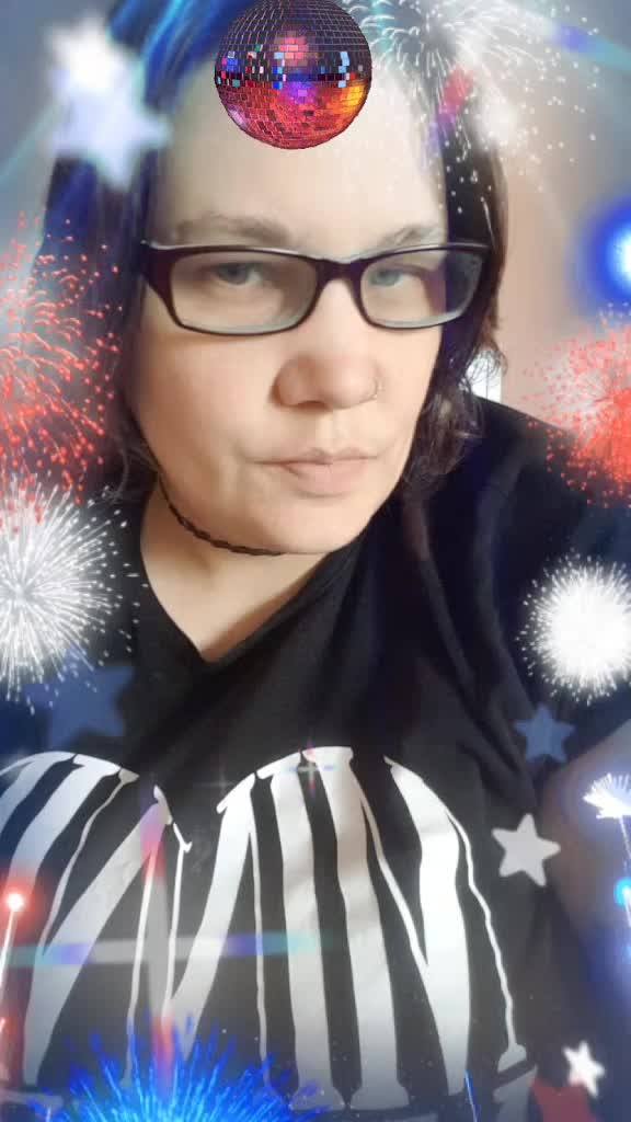 @Engel  mit  Herz  - 💖 💜💜 🤠