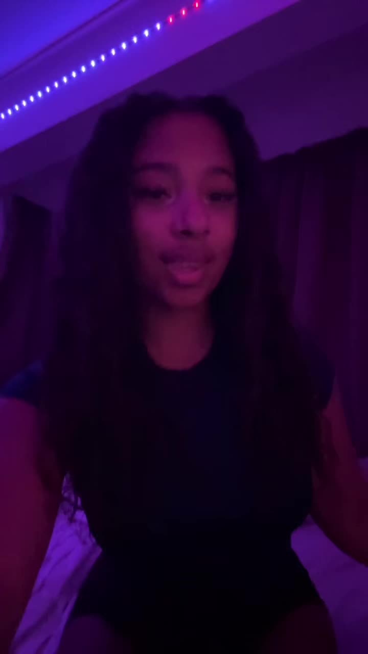 @shani x