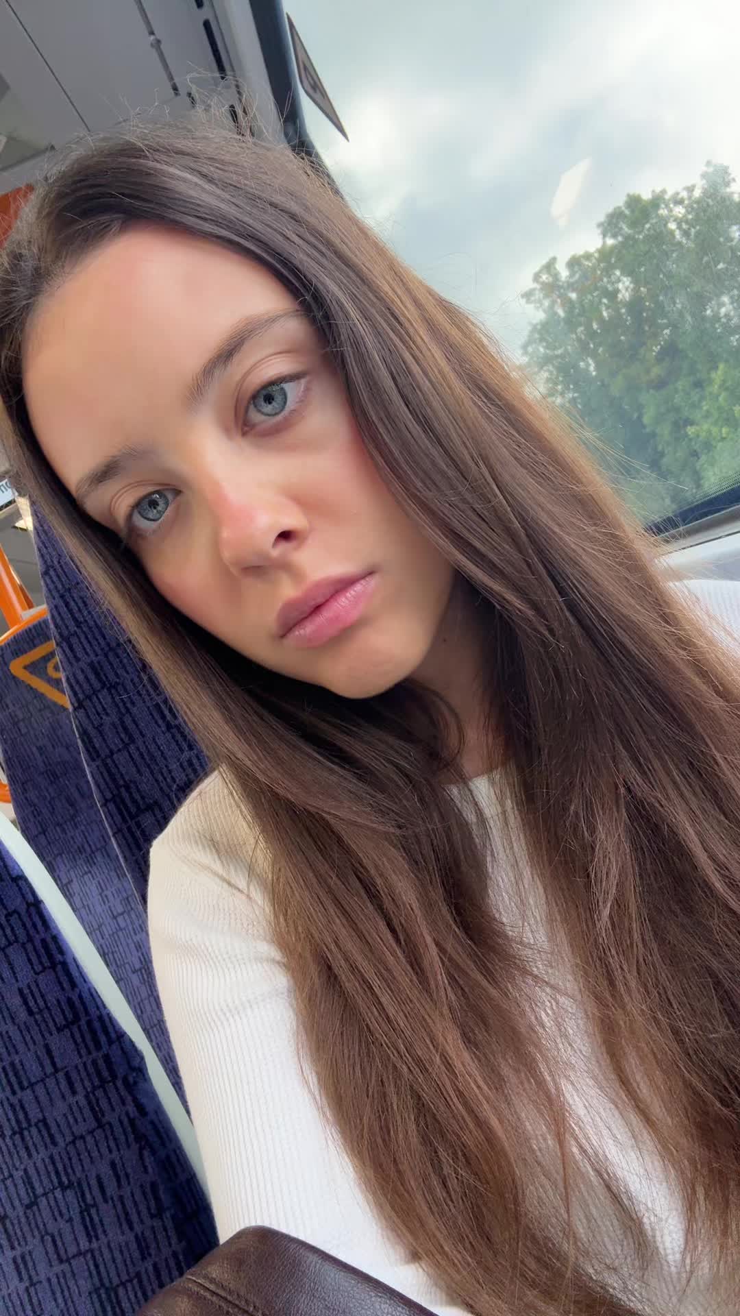 @N O E M I ✈️