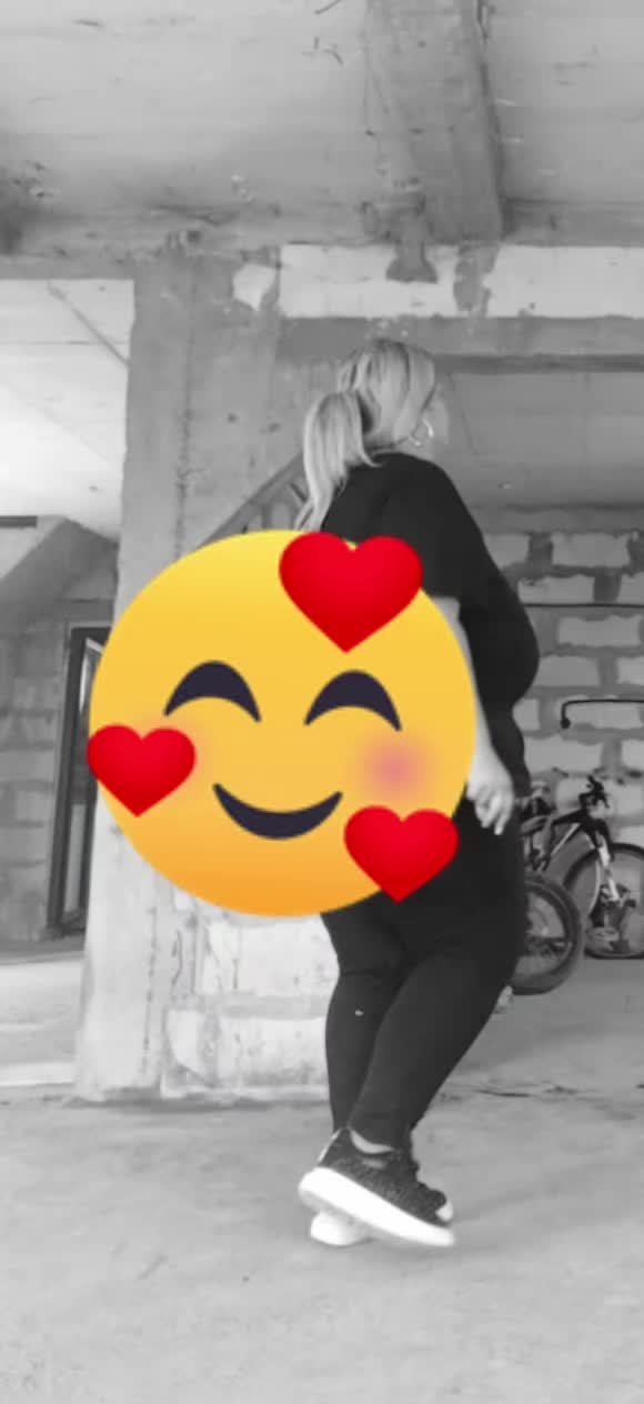 @Claudia_David
