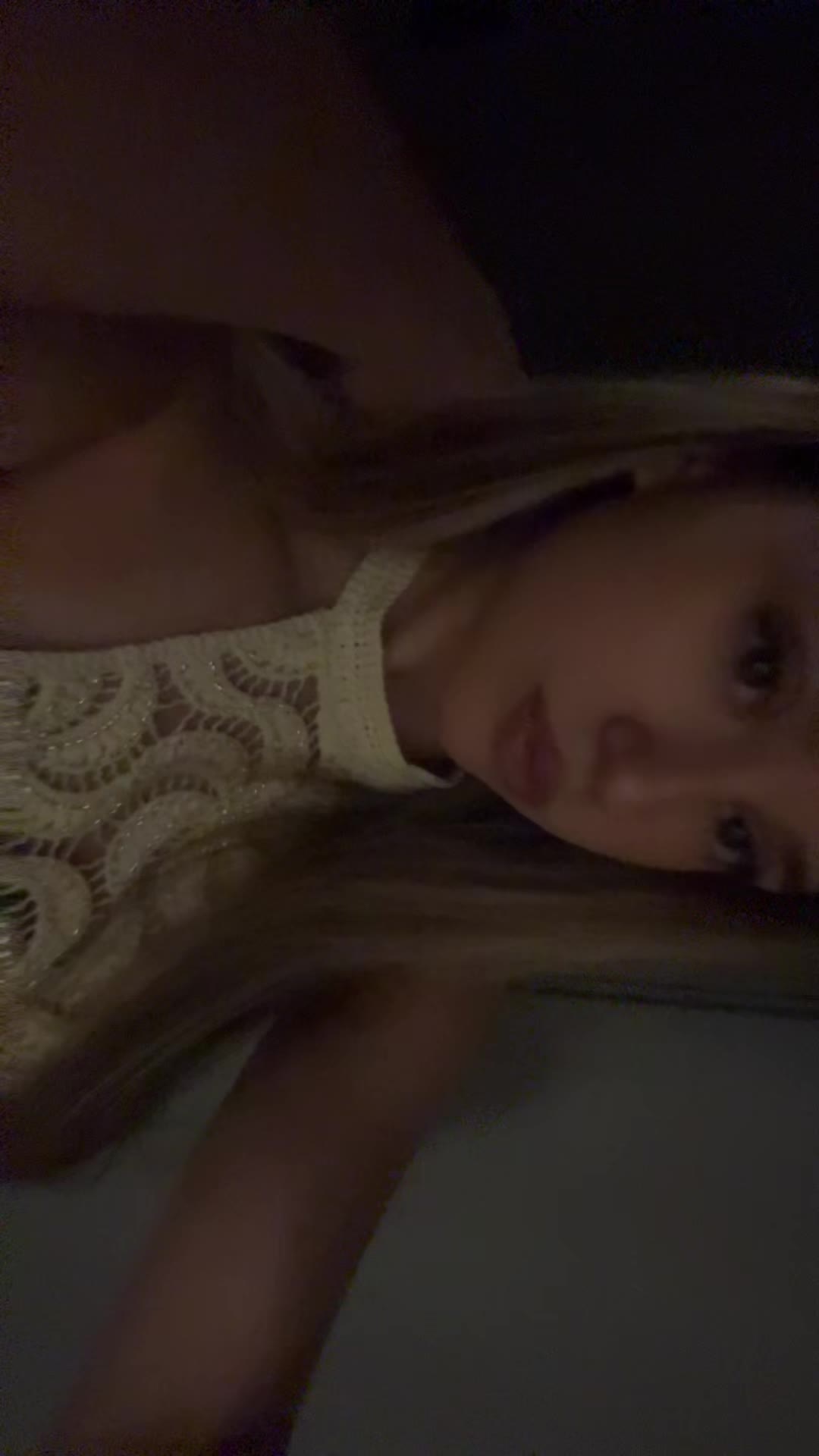 @izabela