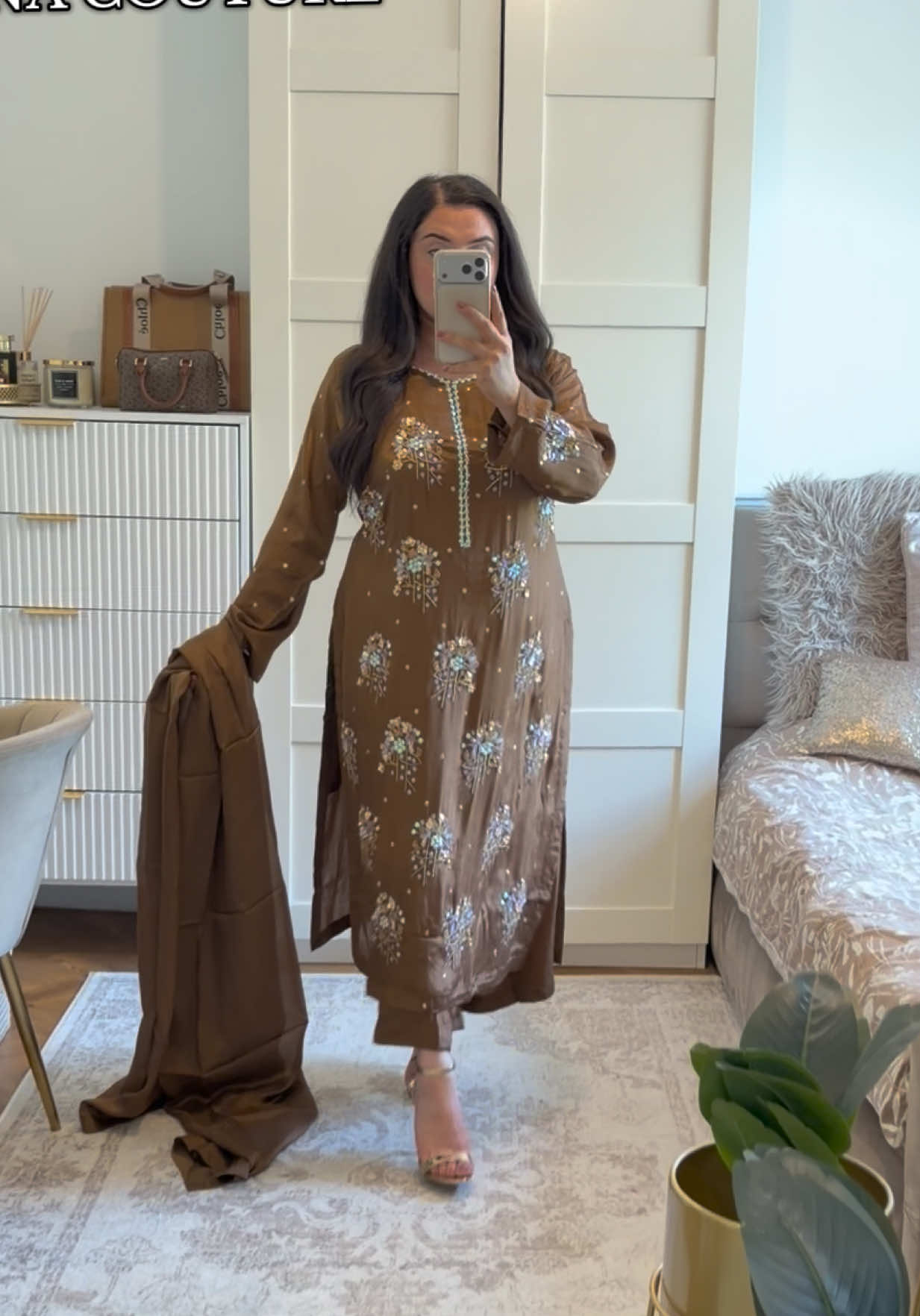@Aina__couture