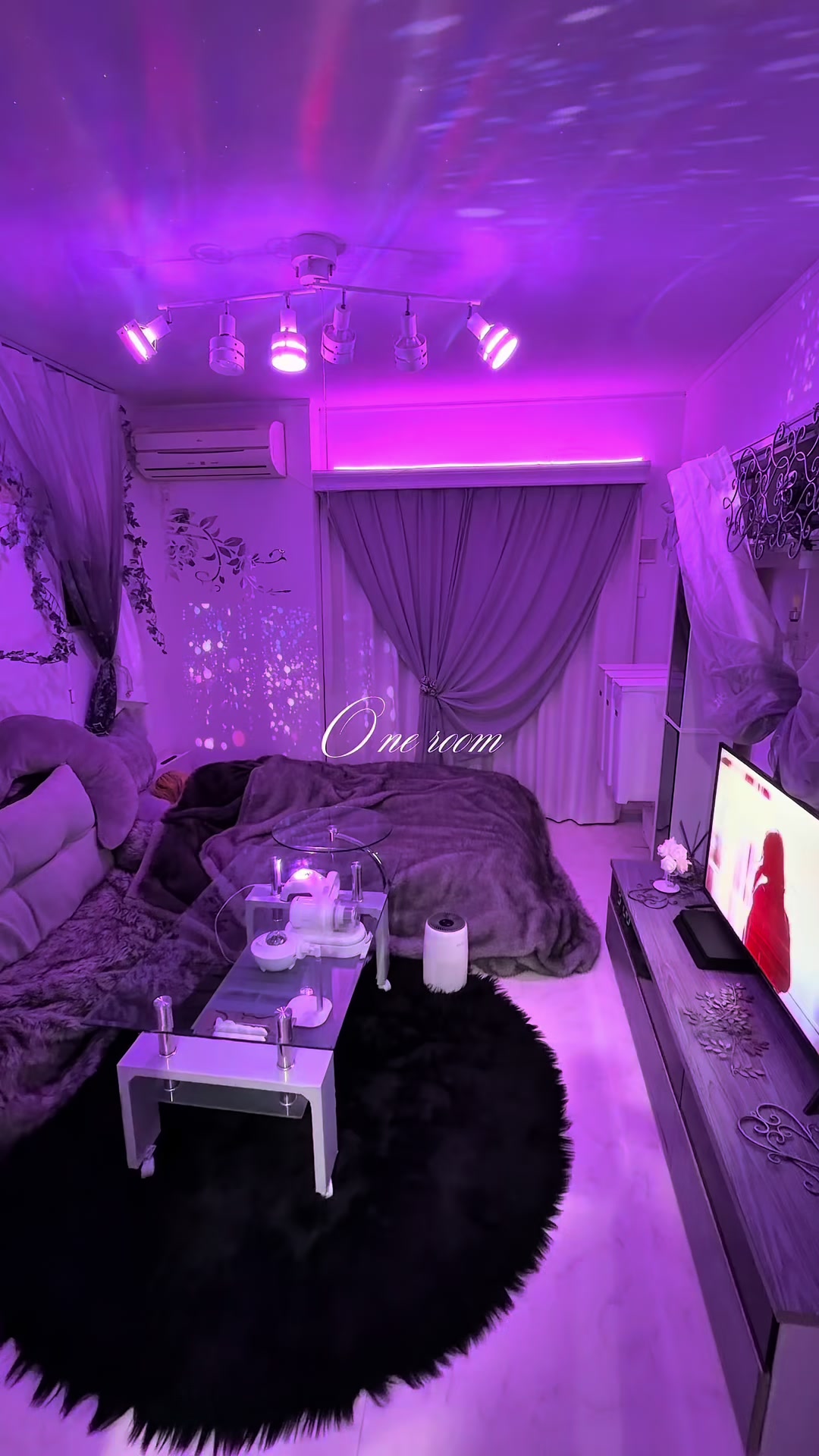 @𝑂𝑛𝑒 𝑟𝑜𝑜𝑚1