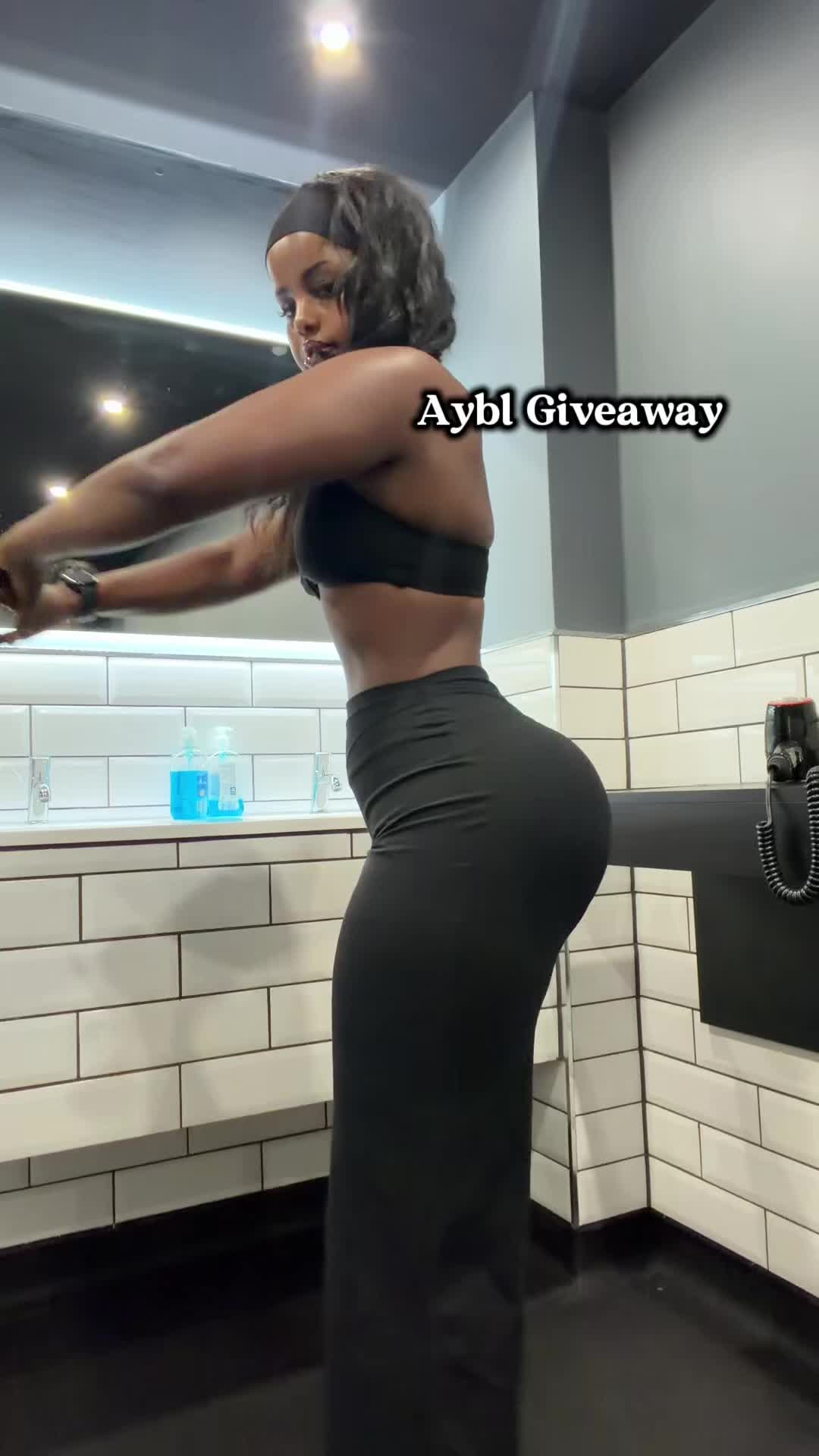 @Yarafitness