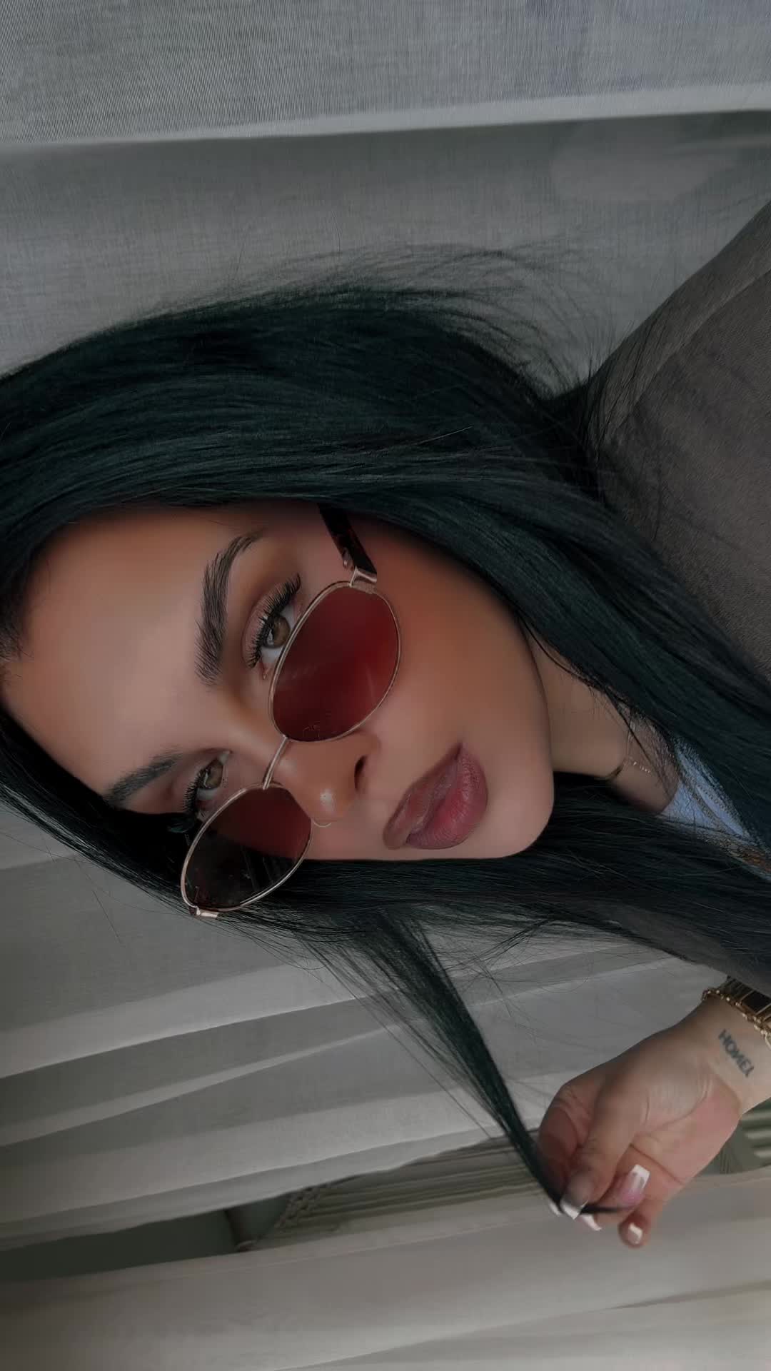 @valentina_selina_