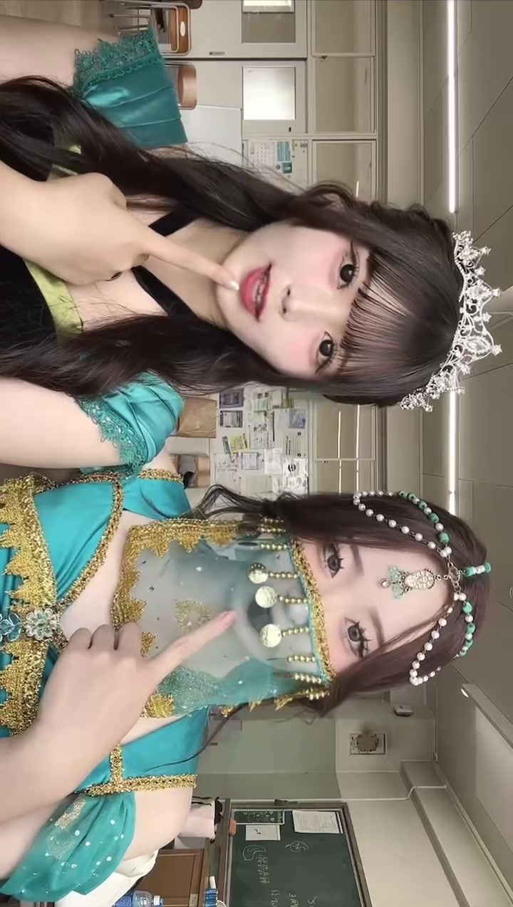 @なな