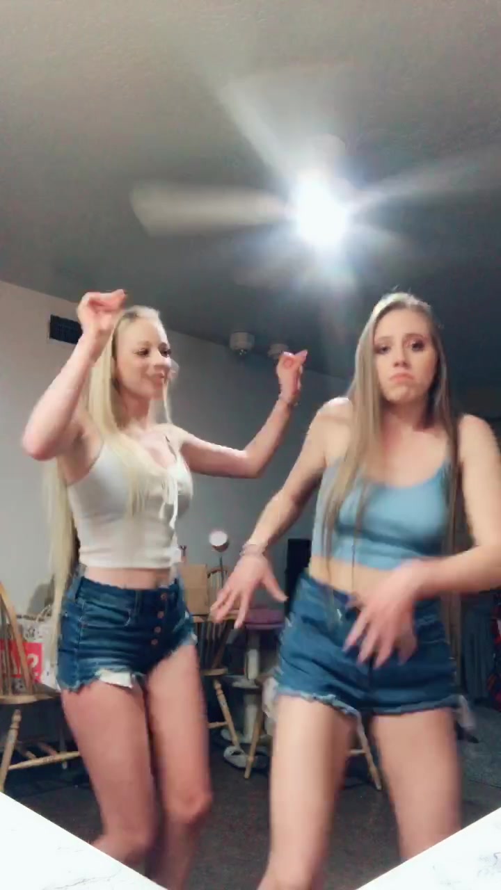 @devan_mooney