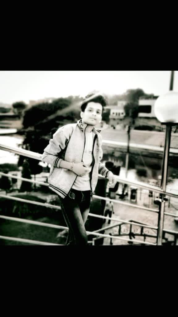 @👑 RÓHÎT PÁÑDÂY👑