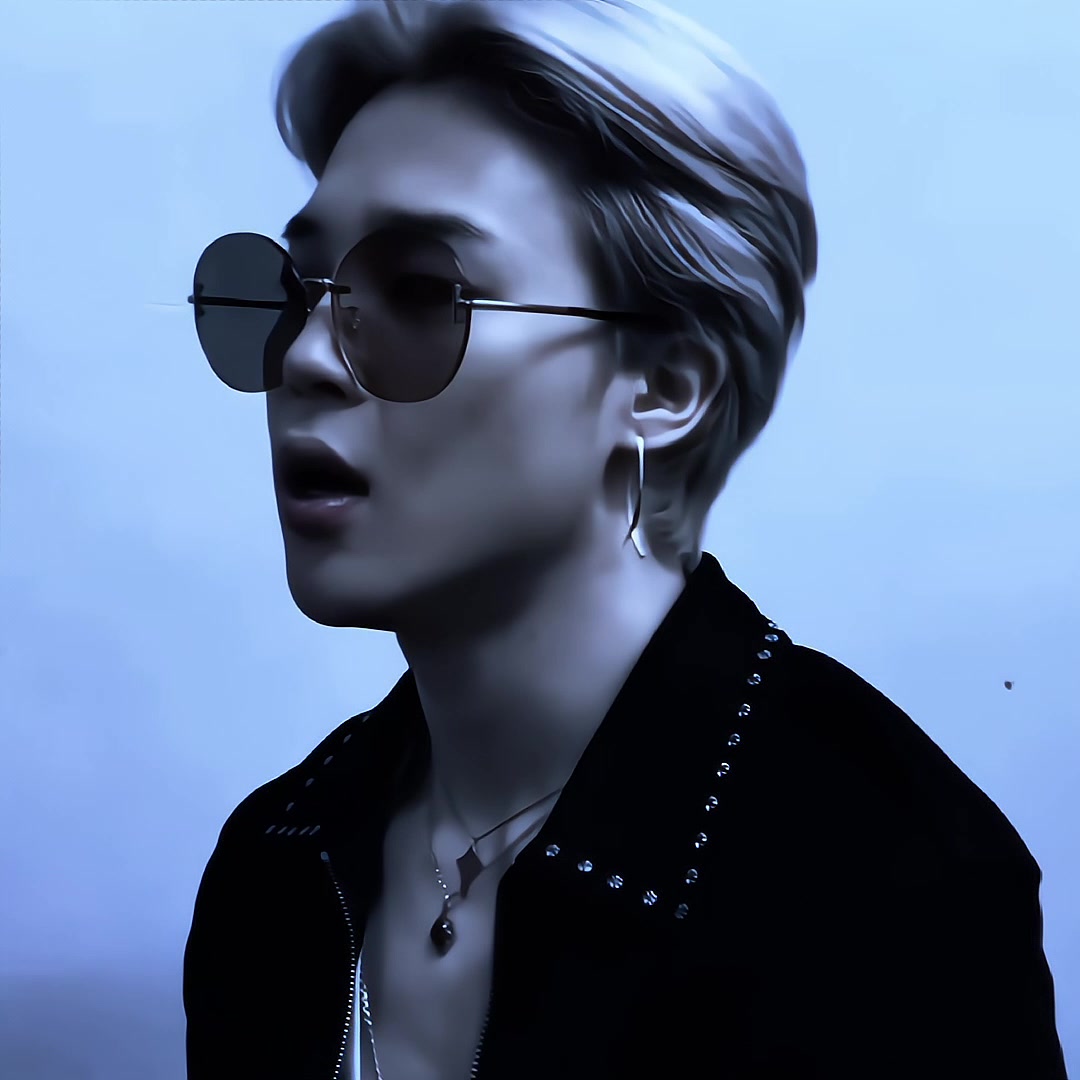 @jj1m1n⁷ is seeing BTS
